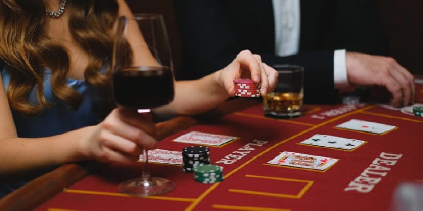 5 Reasons Why Drinking and Gambling is a Recipe for Disaster