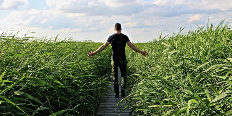 6 Daily Steps to Enhance Your Recovery Progress A man doing daily practices for better recovery