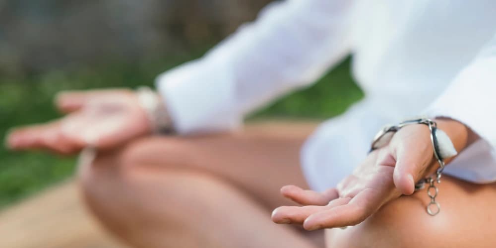 Healing the Heart and Mind Through AA Meetings AA Meetings Bring Strength and Healing