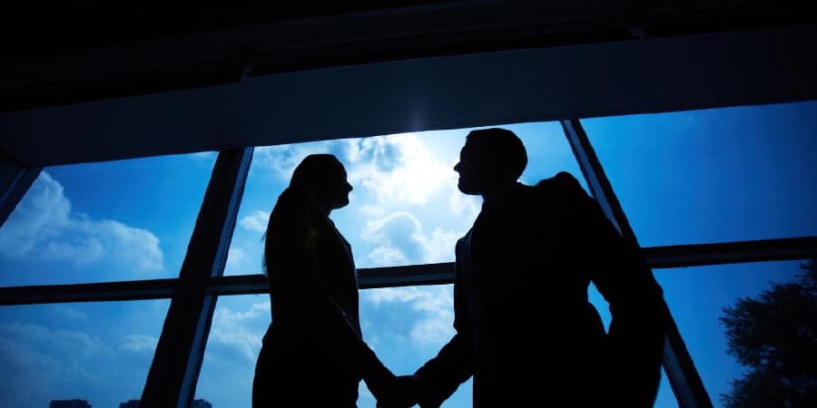 How AA Partners Support Long-Term Sobriety Success 2 people in agreement