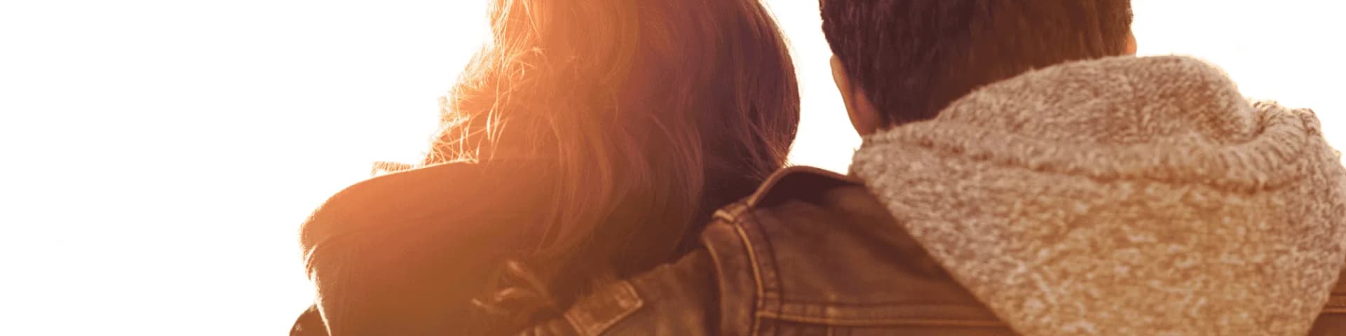 Navigating Relationships After Quitting Alcohol A couple out on a date, strengthening their relationship